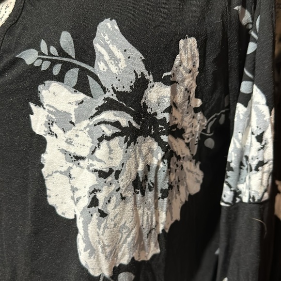 Lascana Venus Scoop Neck Cold Shoulder Long Sleeve Black and White Floral Blouse - Picture 6 of 10